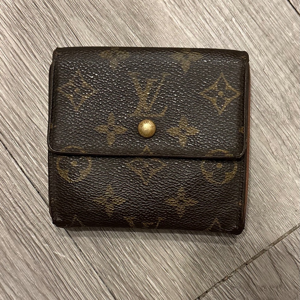 Authentic Louis Vuitton vintage monogram wallet